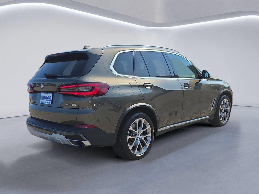 Used 2022 BMW X5 xDrive40i w/ Premium Package AWD/4WD image 4