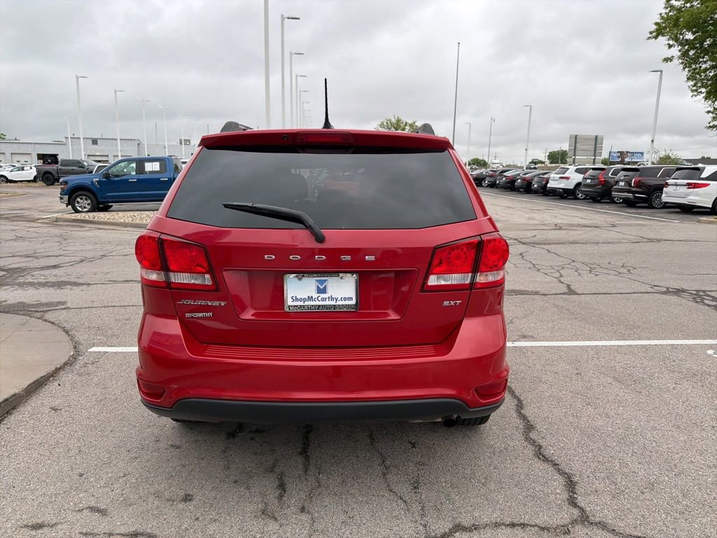 Used 2016 Dodge Journey SXT w/ Comfort/Convenience Group FWD image 4