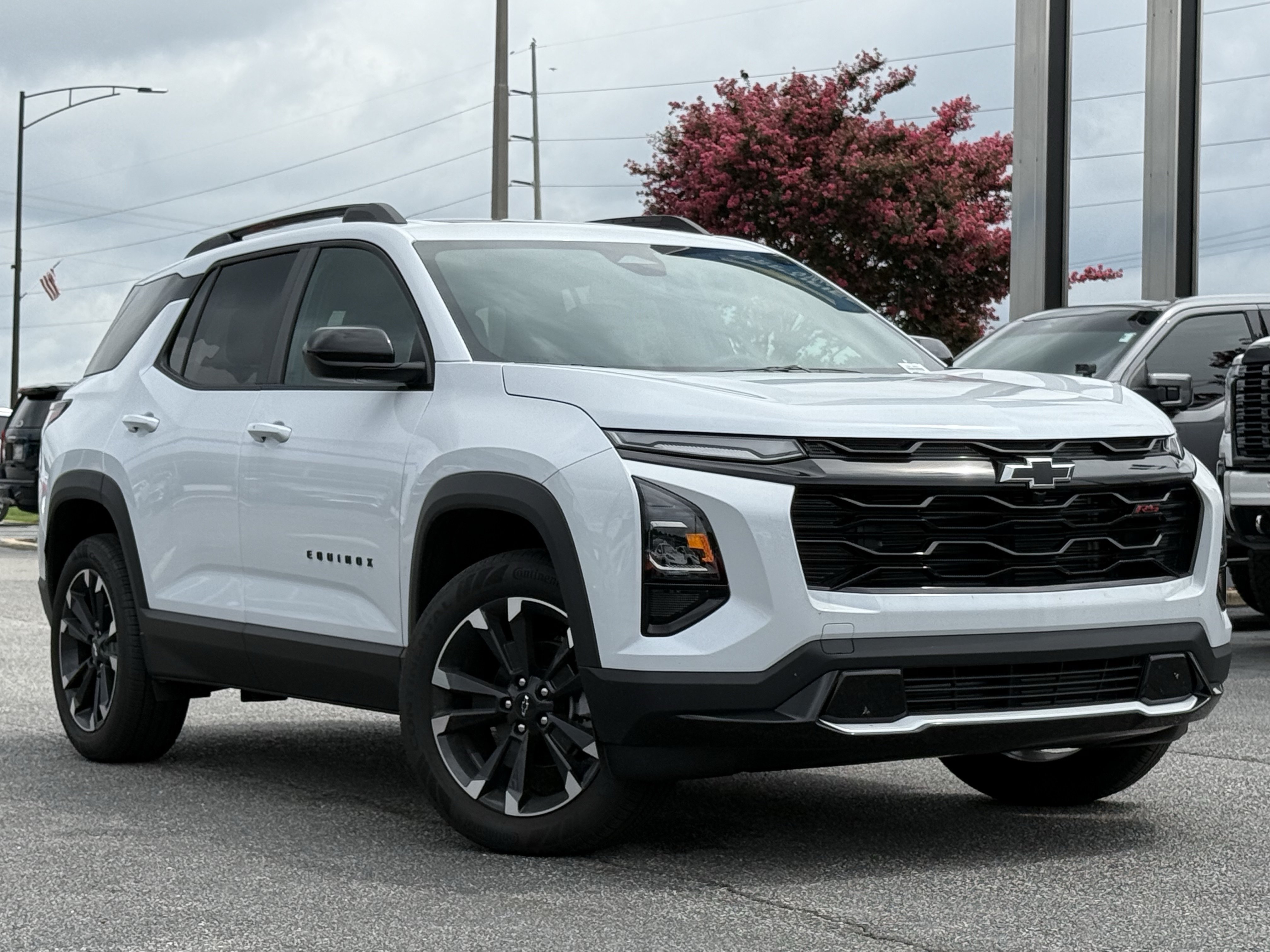 New 2026 Chevrolet Equinox RS w/ Convenience Package III AWD/4WD image 2