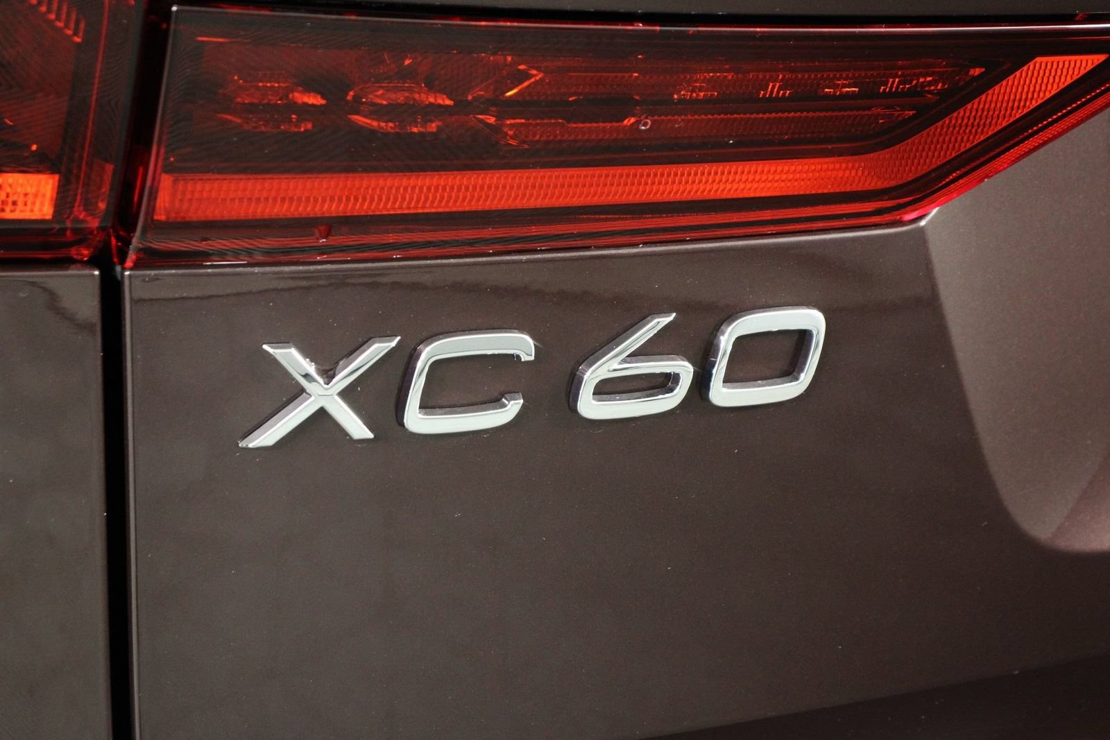 New 2026 Volvo XC60 B5 Plus AWD/4WD image 16