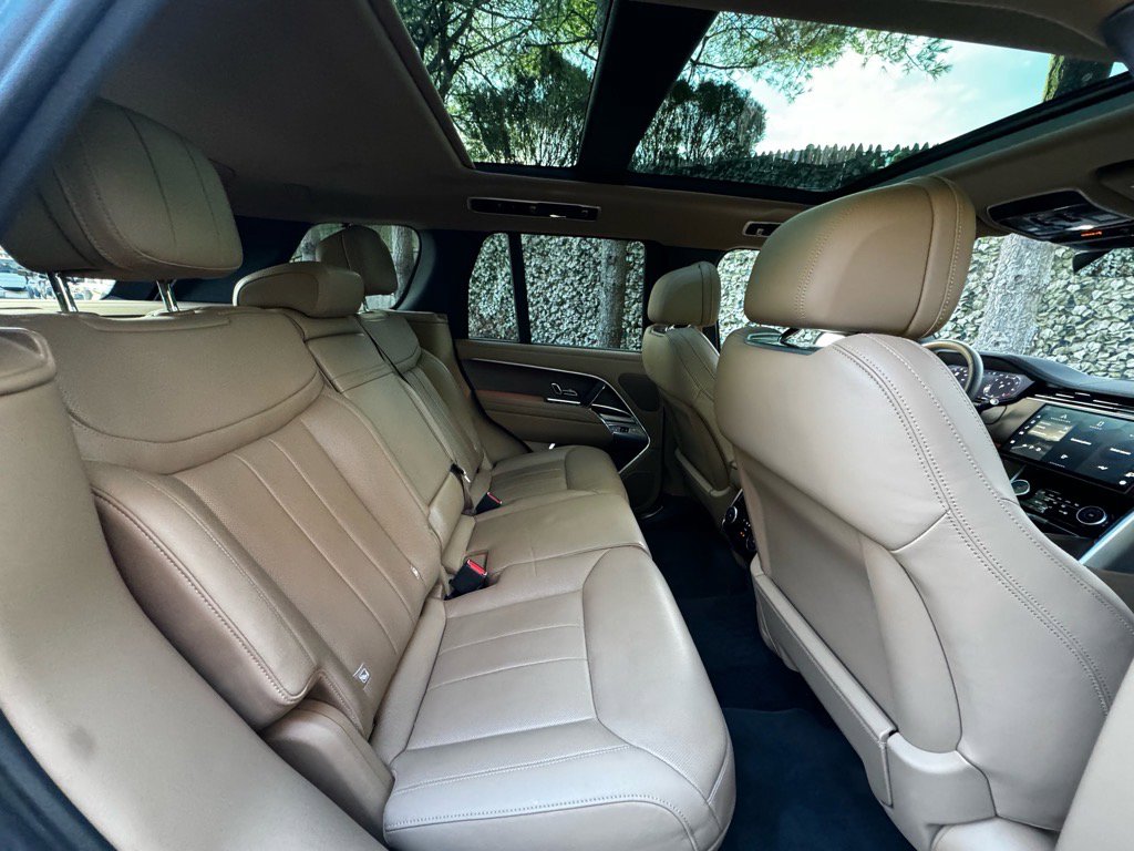 Certified 2023 Land Rover Range Rover SE image 24