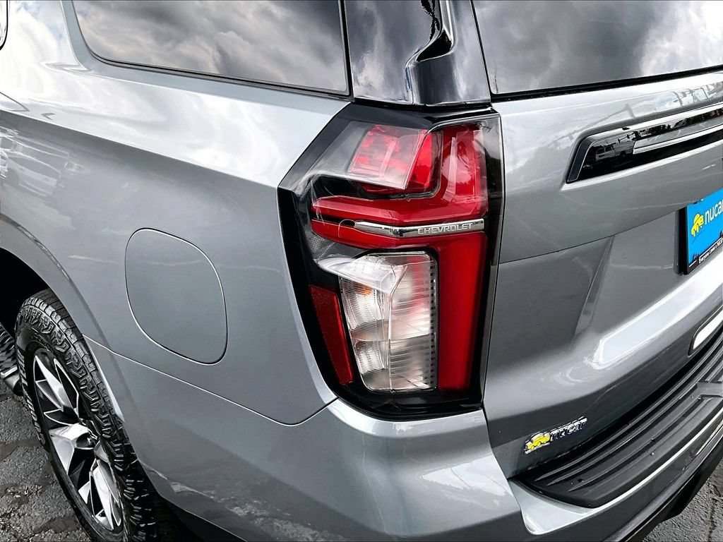 Used 2023 Chevrolet Tahoe Z71 w/ Luxury Package AWD/4WD image 33