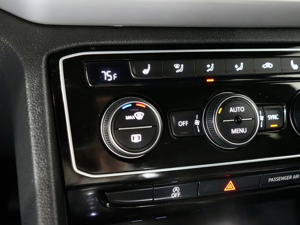 Used 2022 Volkswagen Atlas Cross Sport SE w/ Panoramic Sunroof Package image 22