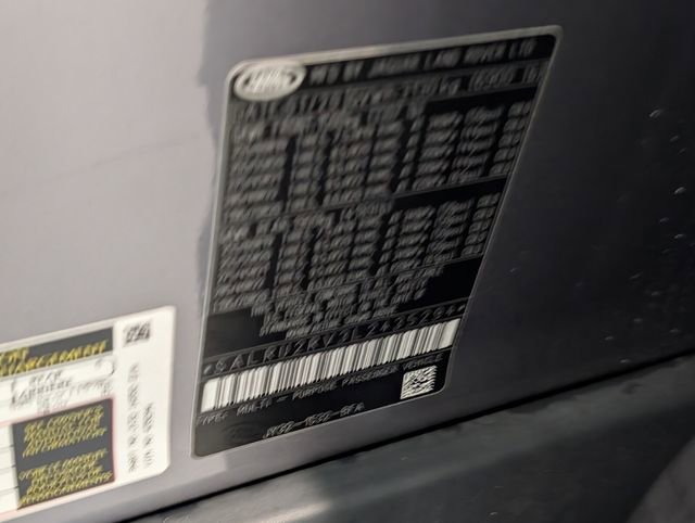 Used 2020 Land Rover Discovery Landmark image 17