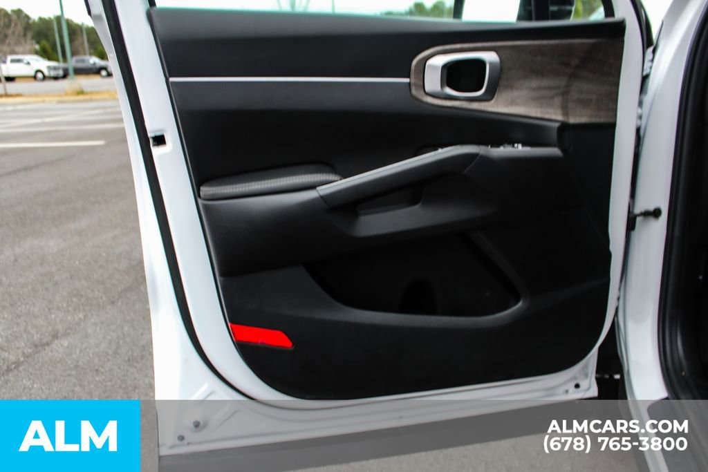 Used 2023 Kia Sorento EX image 39