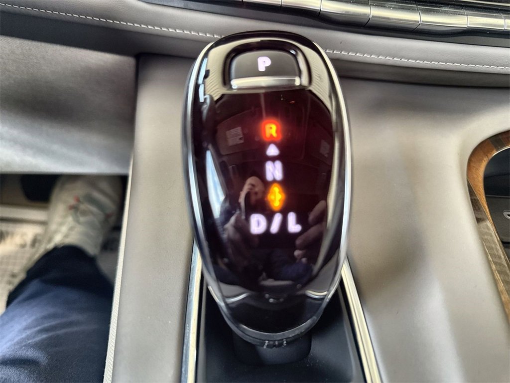 Certified 2024 Cadillac Escalade Sport Platinum w/ Heavy-Duty Trailer Package image 15