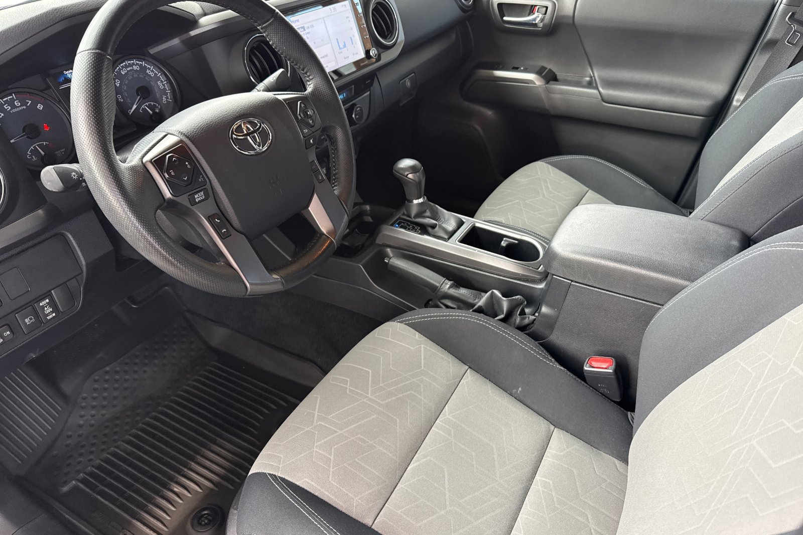 Used 2023 Toyota Tacoma TRD Off-Road w/ Technology Package AWD/4WD image 5