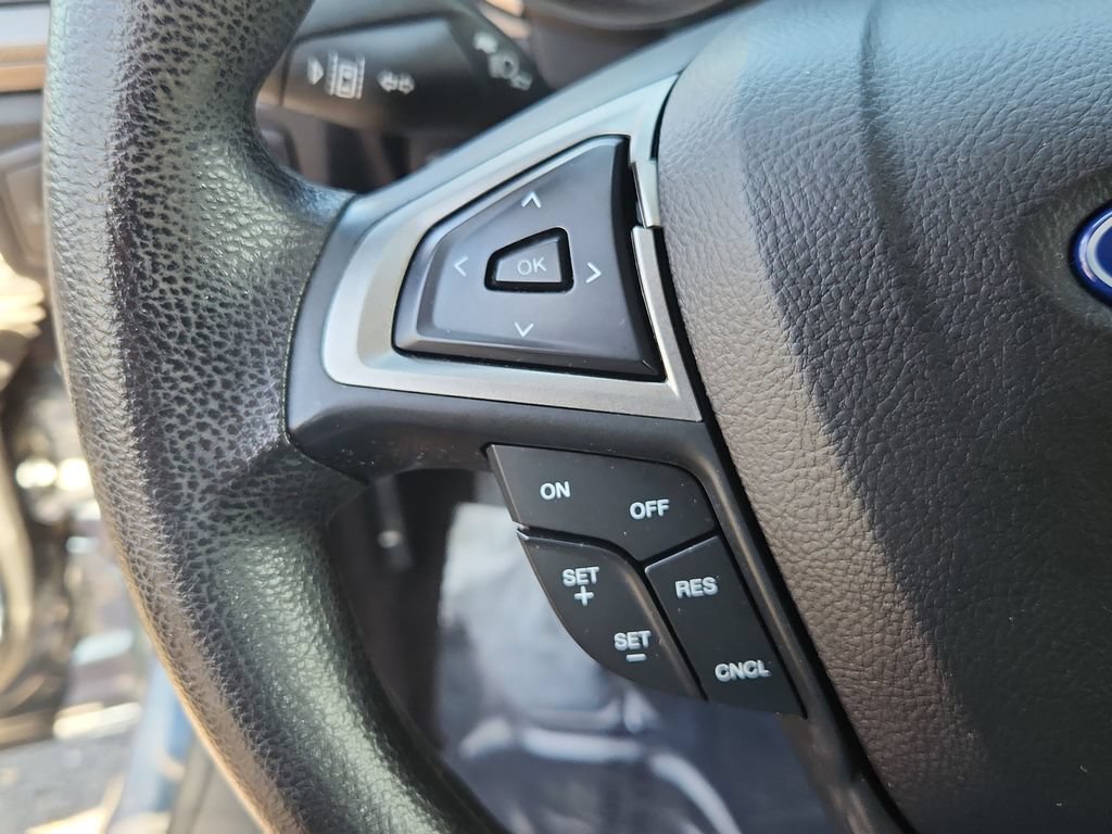 Used 2020 Ford Fusion SE FWD image 21