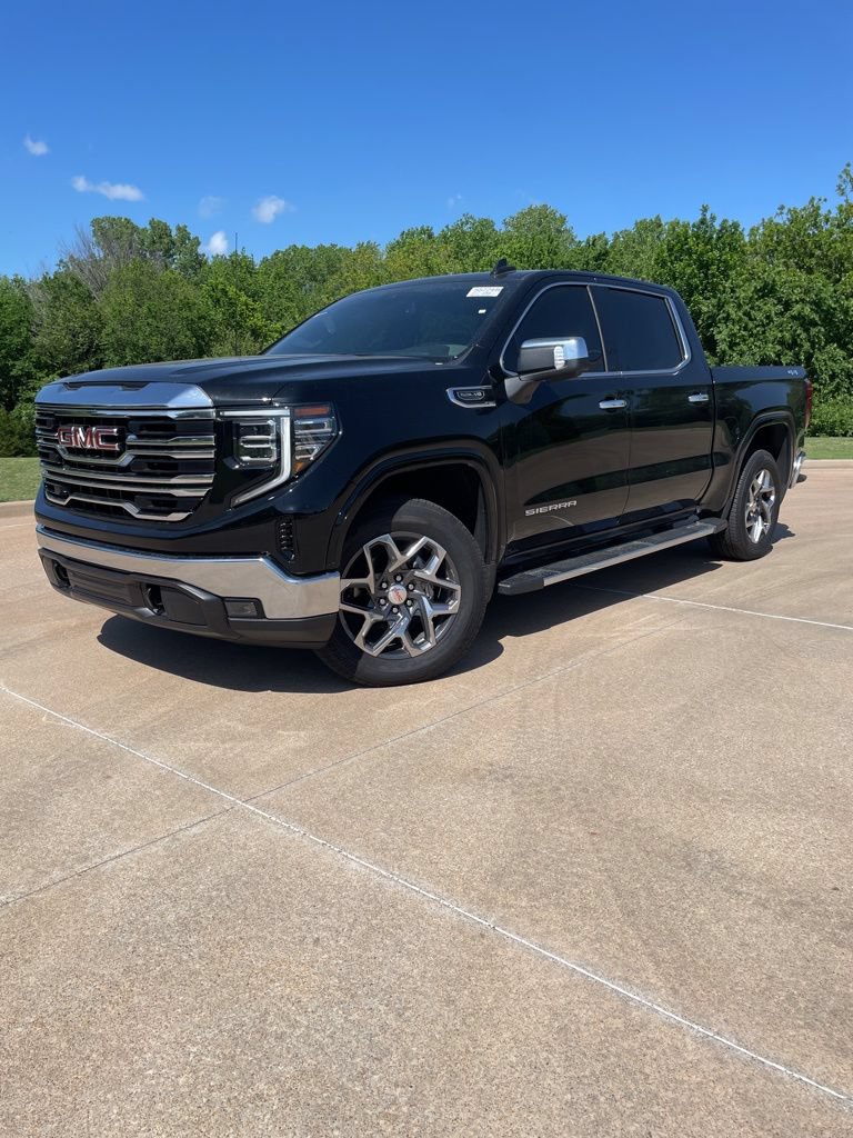 Used 2025 GMC Sierra 1500 SLT w/ SLT Premium Package AWD/4WD image 1