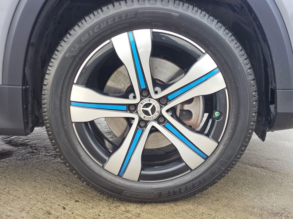 Used 2022 Mercedes-Benz EQB 350 4MATIC image 17