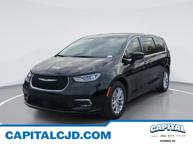 New 2026 Chrysler Pacifica Select