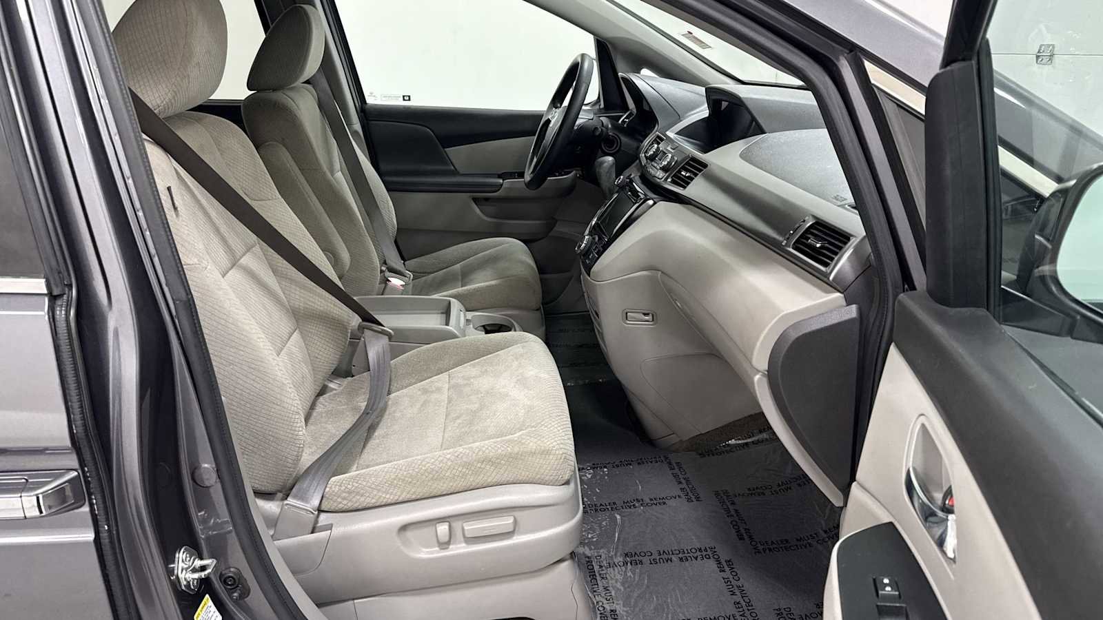 Used 2017 Honda Odyssey SE image 29