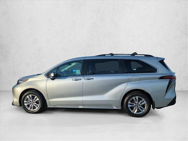 Used 2024 Toyota Sienna XLE w/ XLE Plus Package FWD image 9