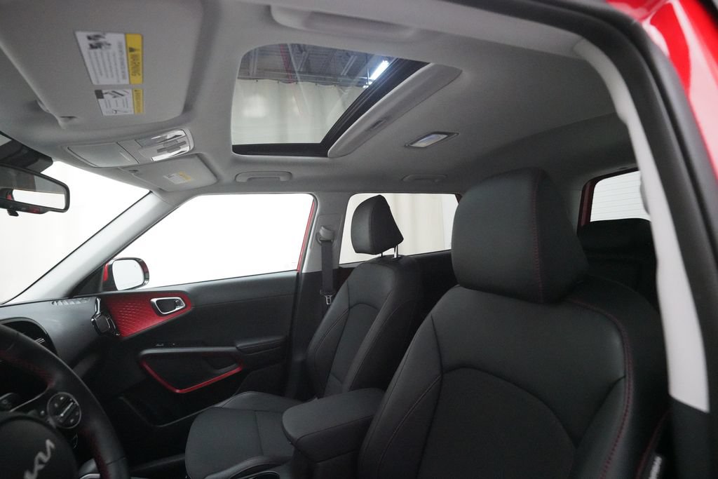 Used 2023 Kia Soul GT-Line FWD image 31