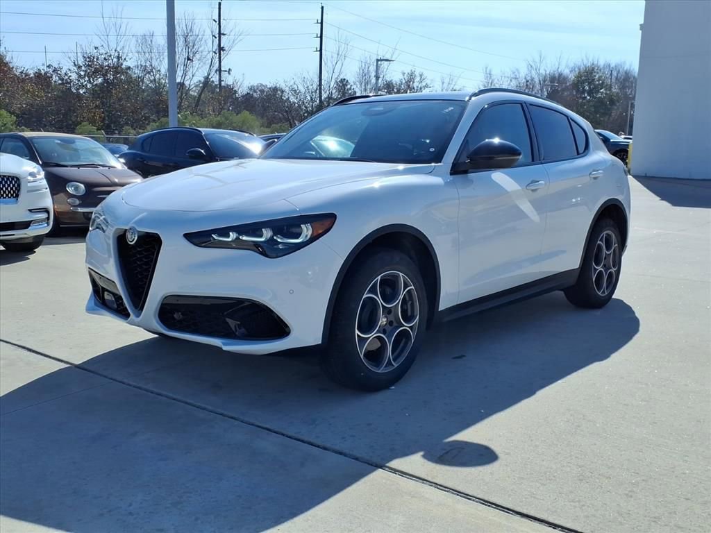 New 2026 Alfa Romeo Stelvio Sprint w/ Convenience Package image 2