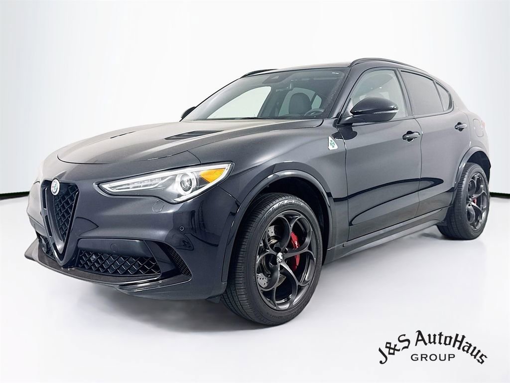 Used 2022 Alfa Romeo Stelvio Quadrifoglio w/ Active Assist Plus Package AWD/4WD image 3