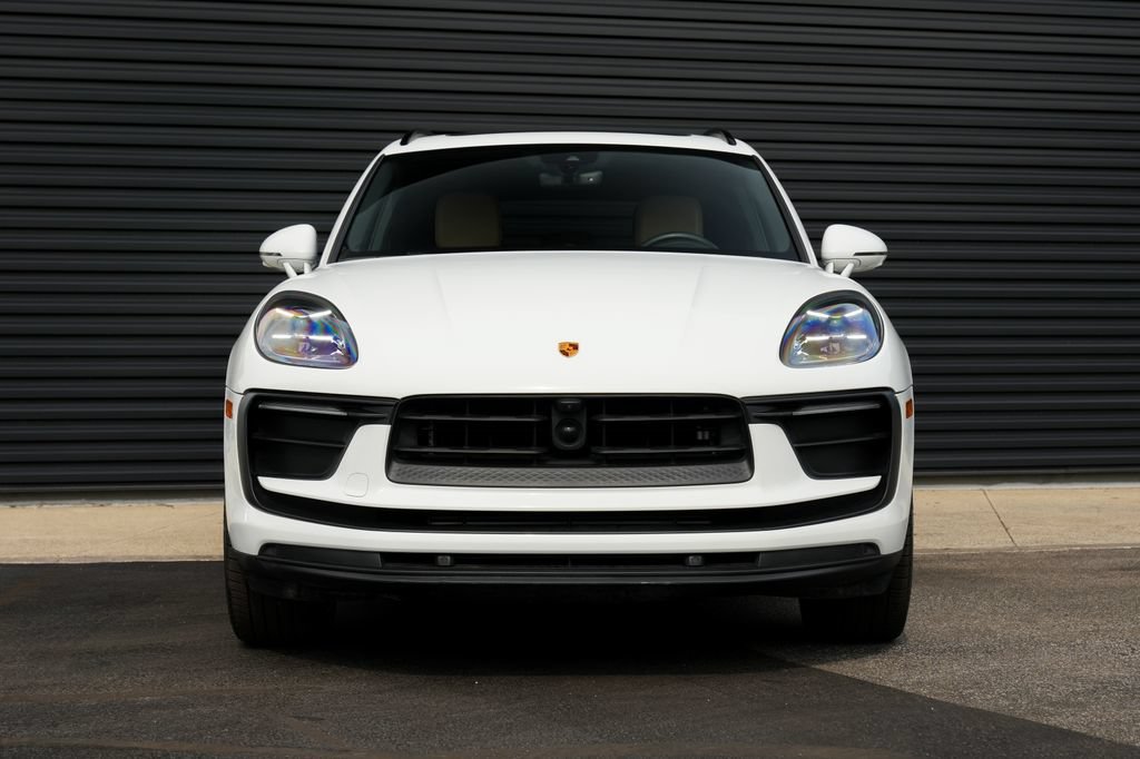Certified 2024 Porsche Macan AWD/4WD image 6