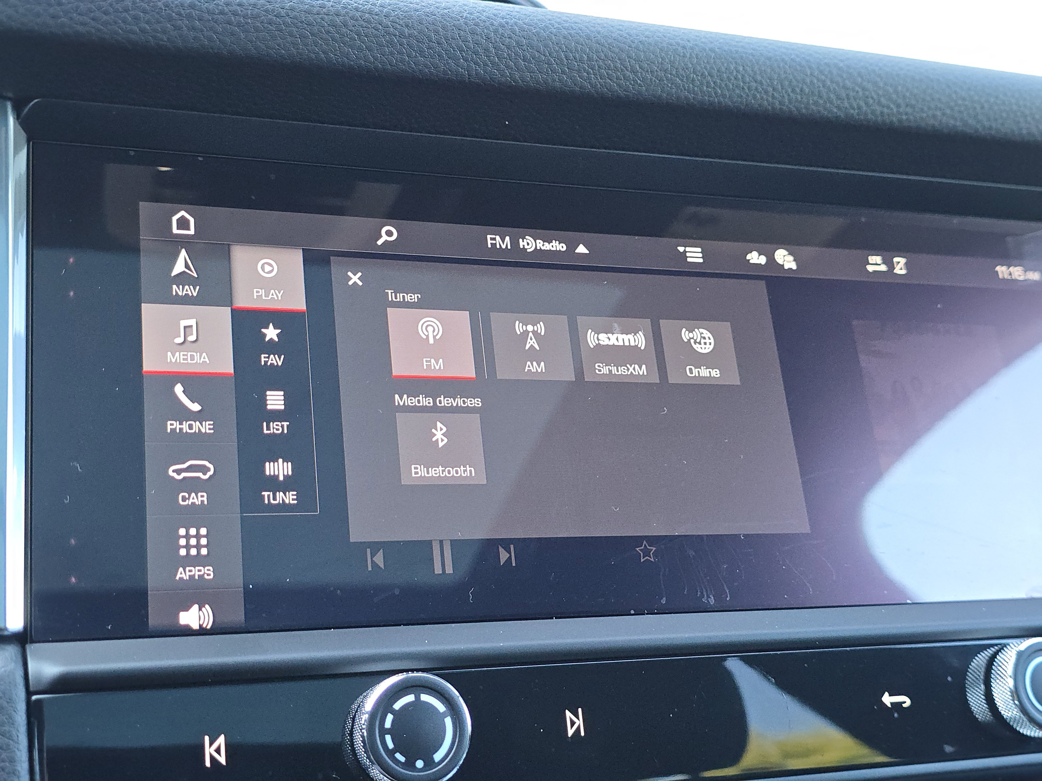 Certified 2025 Porsche Macan image 22