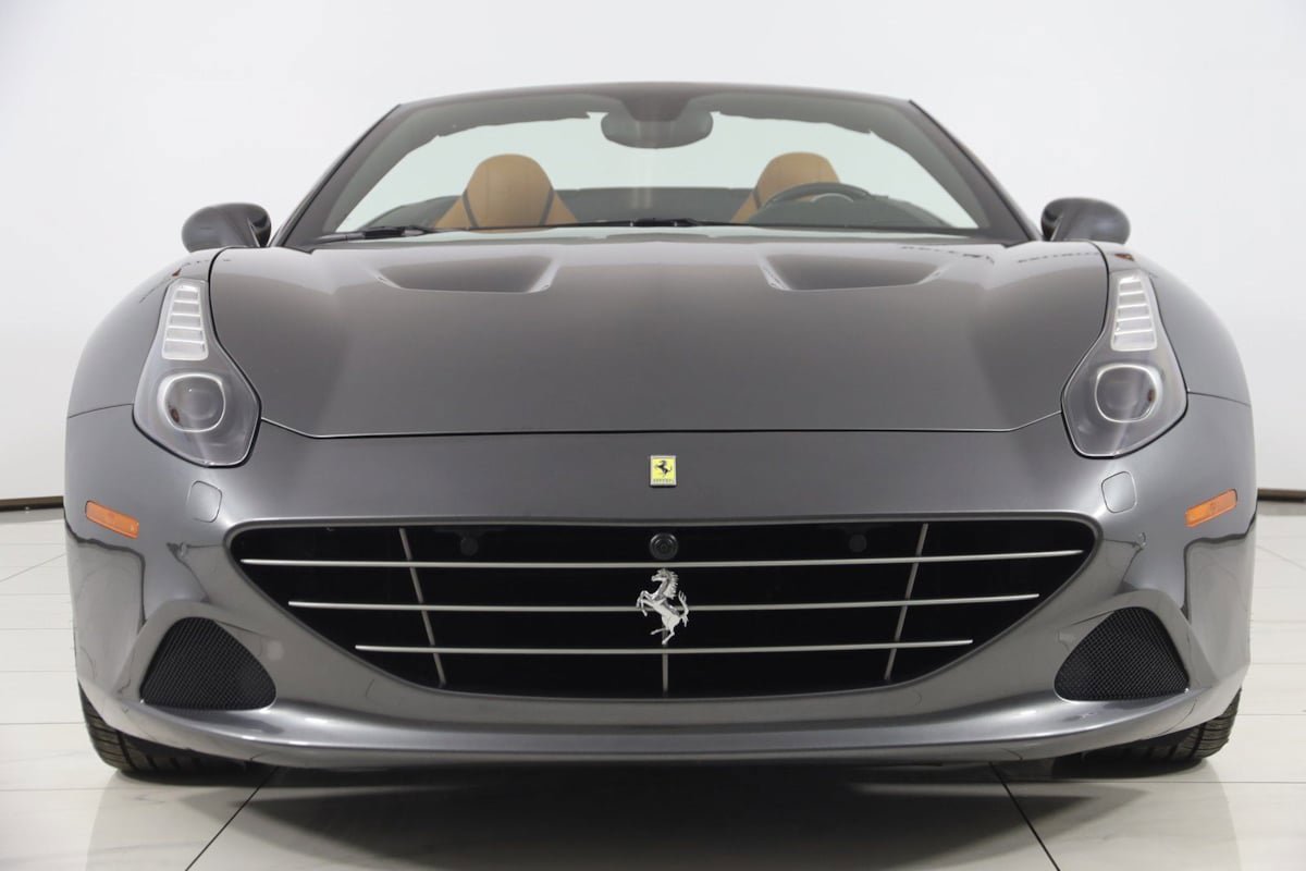 Used 2018 Ferrari California T image 6