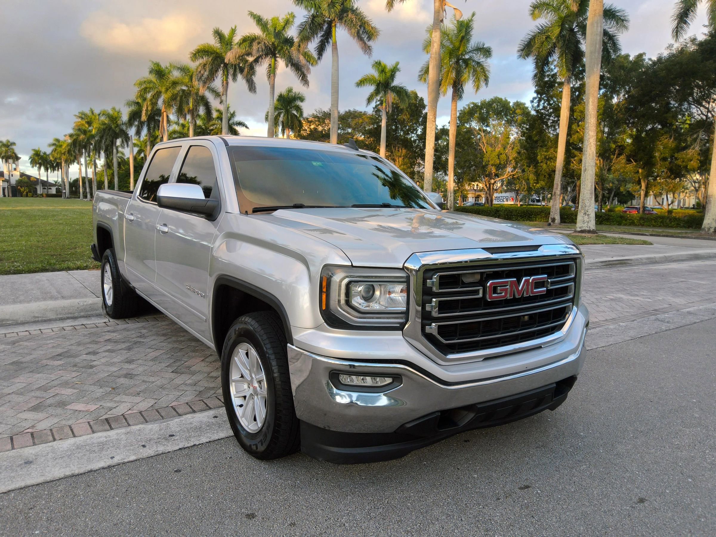 Used 2017 GMC Sierra 1500 SLE w/ SLE Value Package