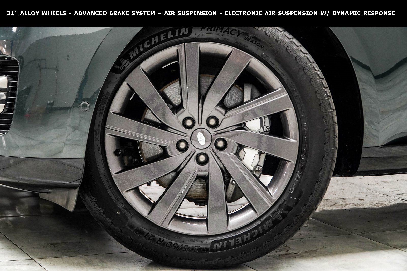 Used 2023 Land Rover Range Rover SE image 3