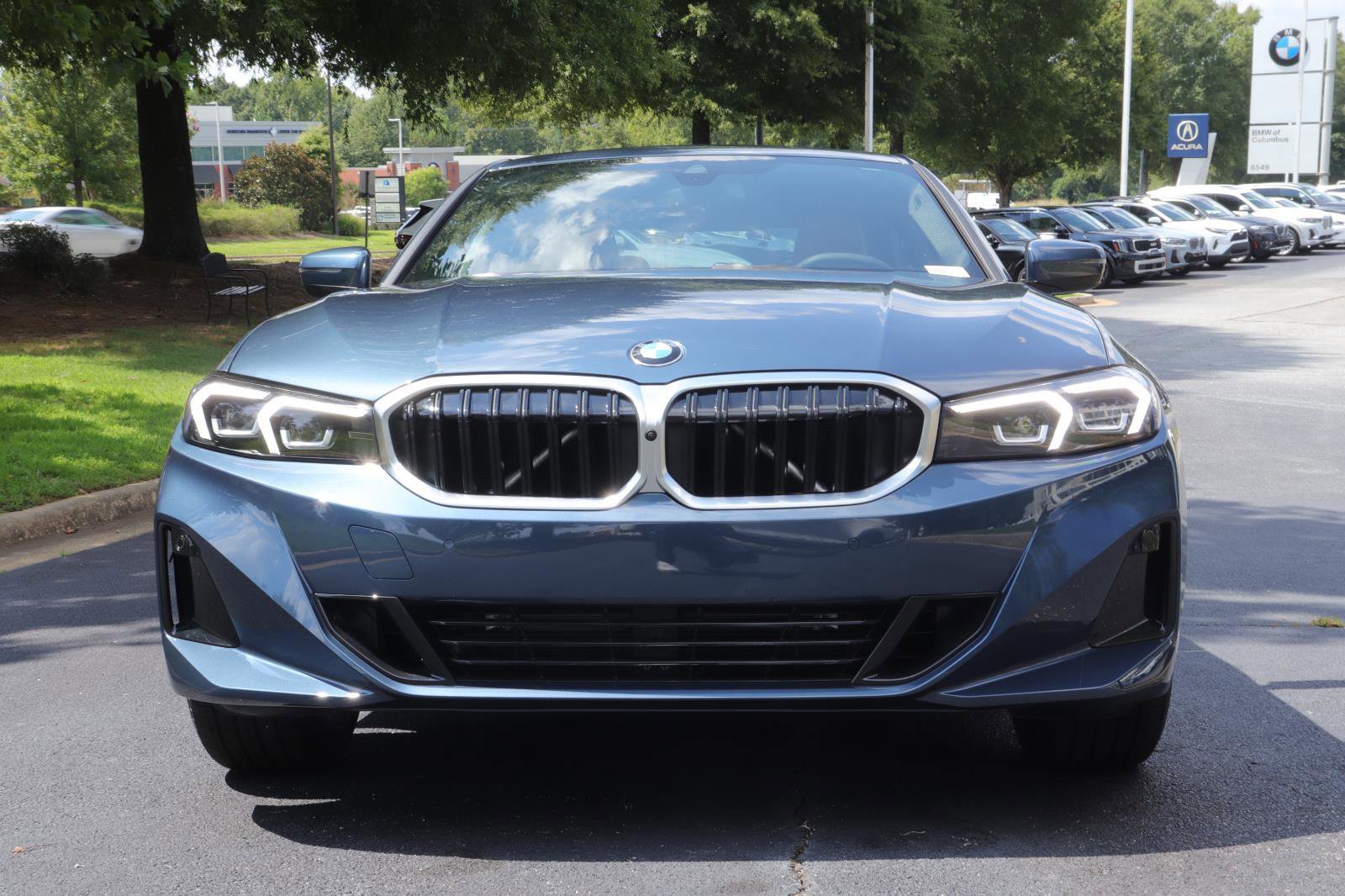 New 2025 BMW 330i Sedan w/ Convenience Package image 2