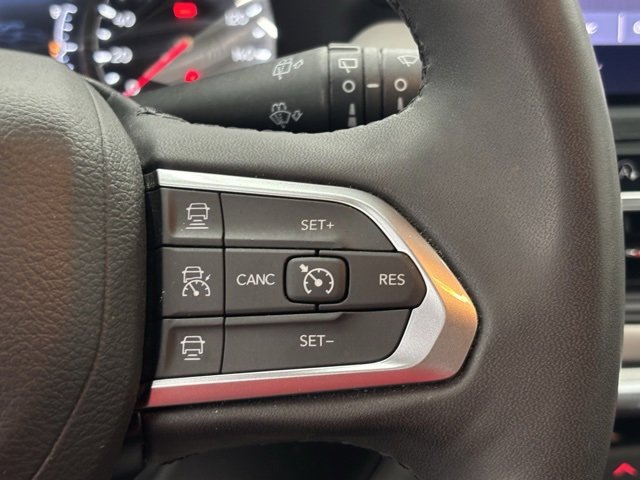 Used 2024 Jeep Compass Limited image 17