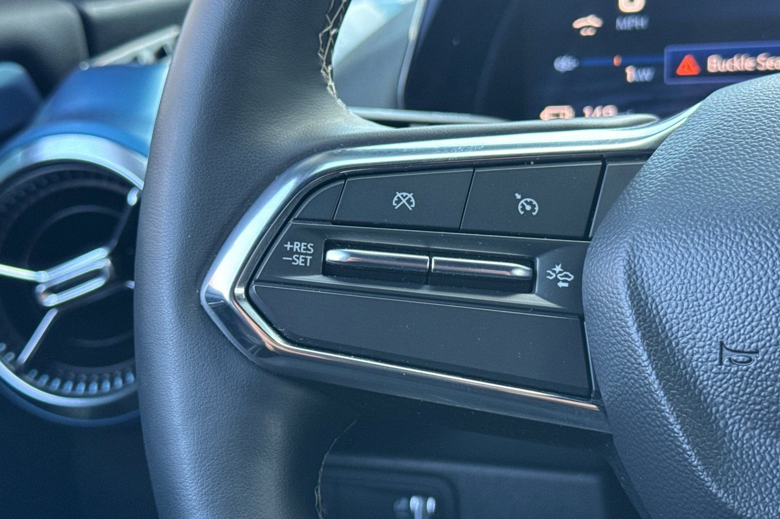 Used 2025 Chevrolet Equinox EV LT w/ Convenience Package image 34