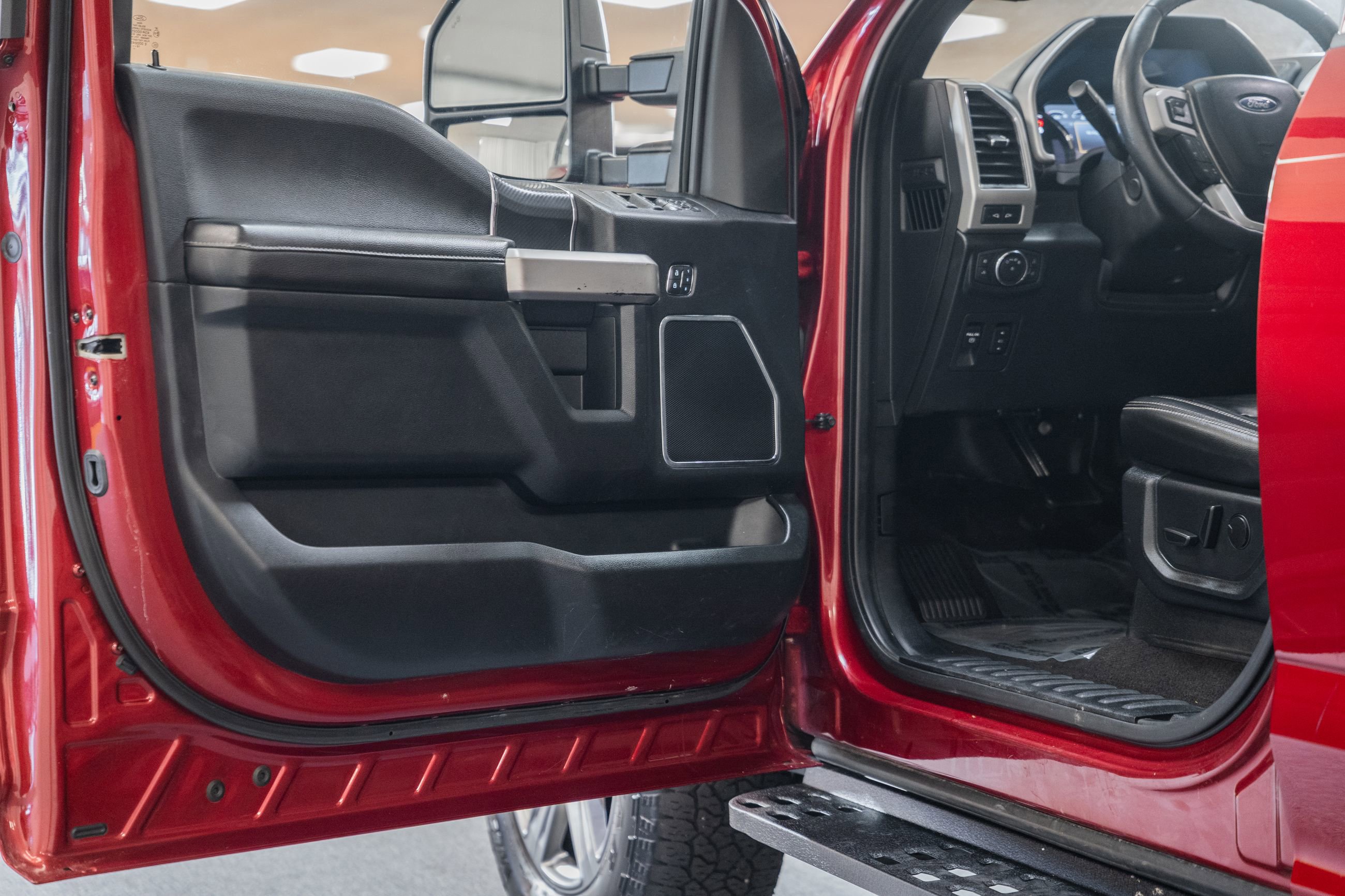 Certified 2019 Ford F150 Lariat w/ Equipment Group 502A Luxury image 47