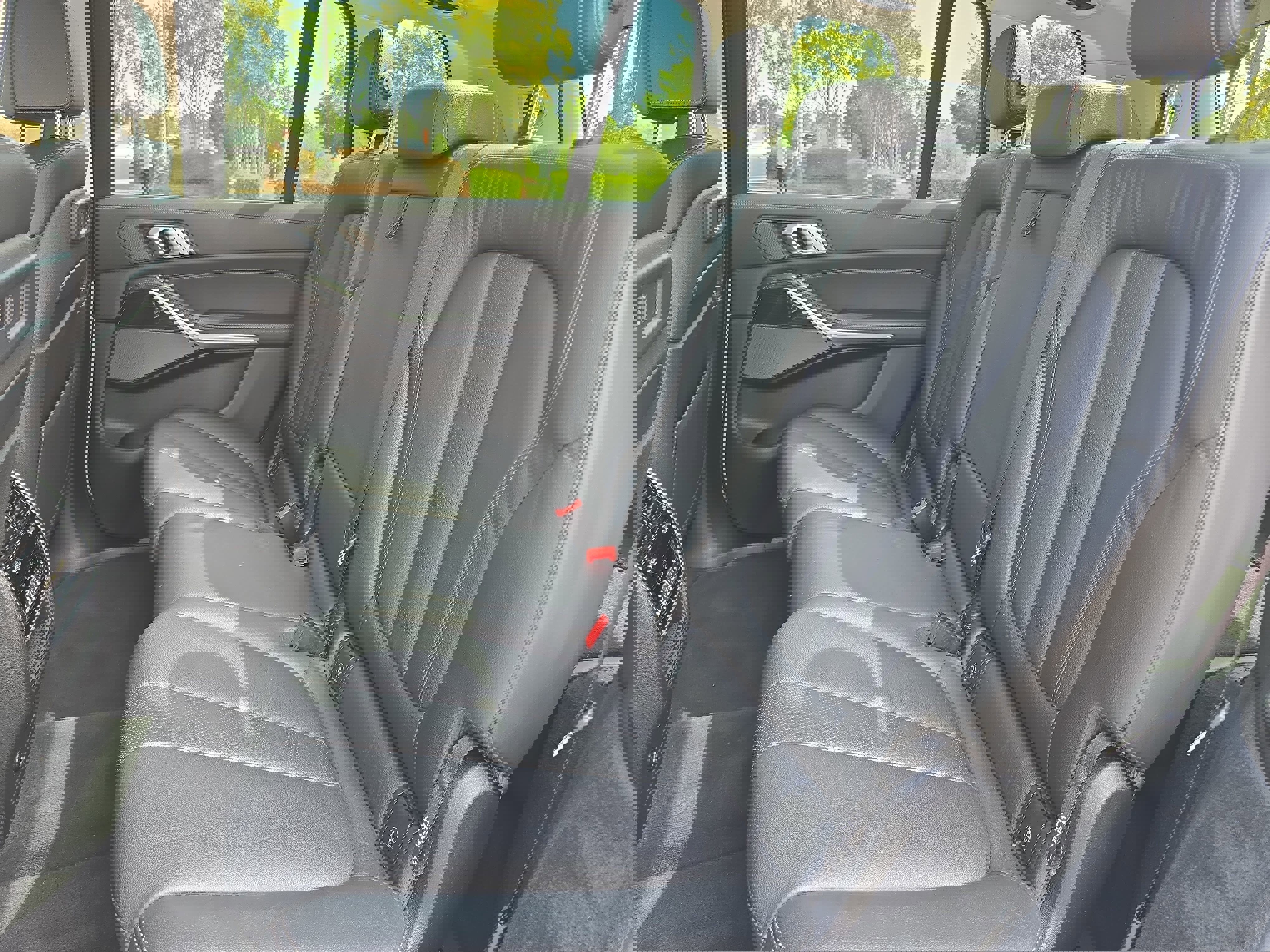 Used 2020 BMW X7 xDrive40i w/ Premium Package AWD/4WD image 15