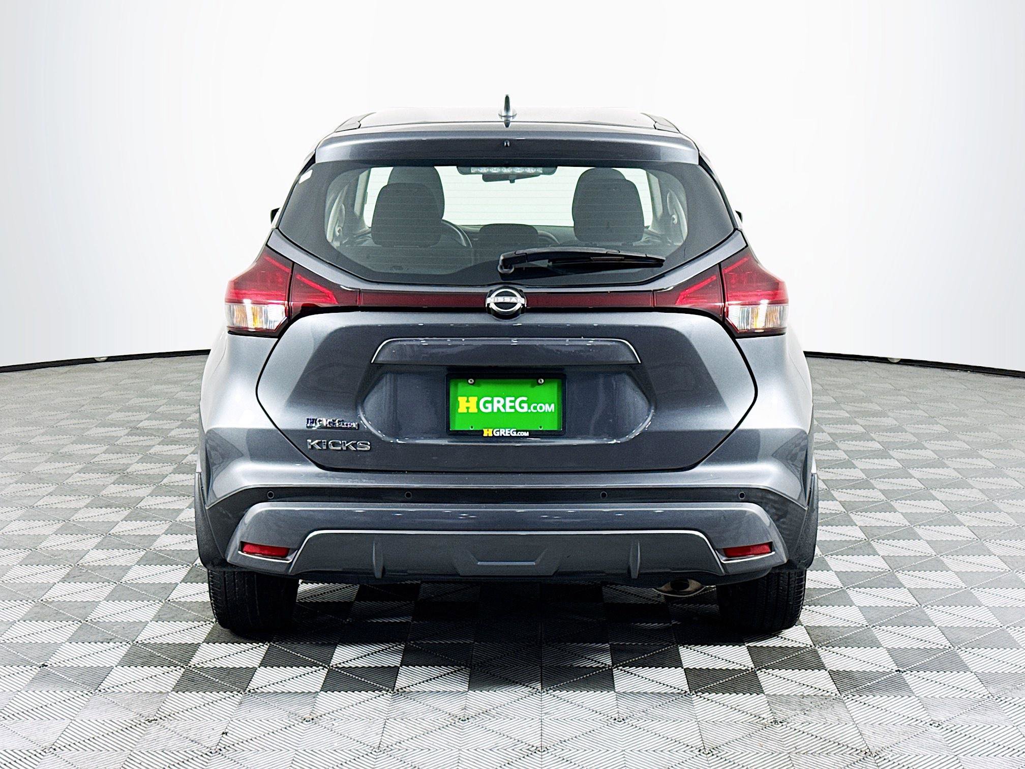 Used 2023 Nissan Kicks S image 8