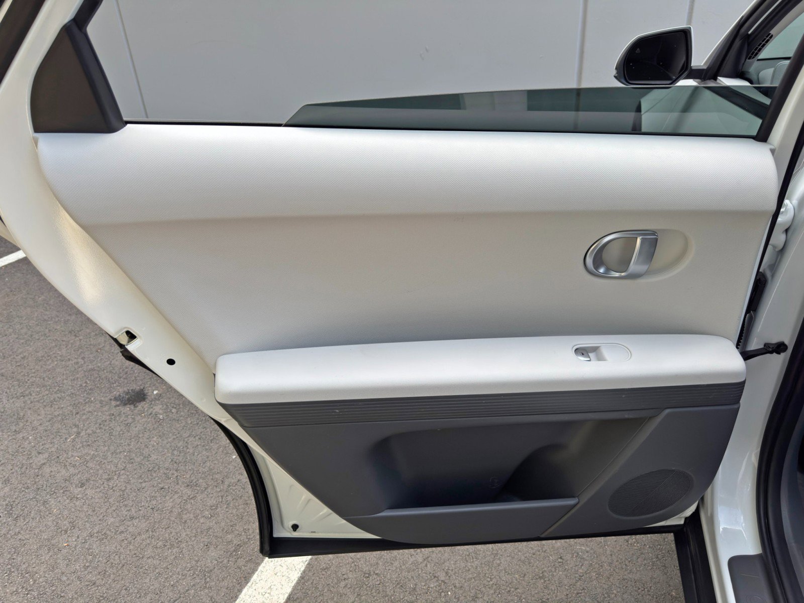 Used 2024 Hyundai Ioniq 5 SE RWD image 38