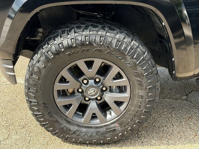 Used 2023 Toyota Tacoma SR5 w/ Technology Package AWD/4WD image 13