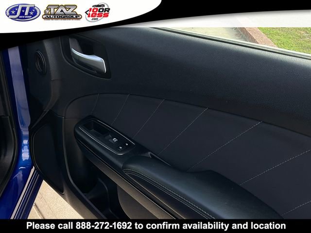 Used 2019 Dodge Charger SXT w/ Blacktop Package image 15