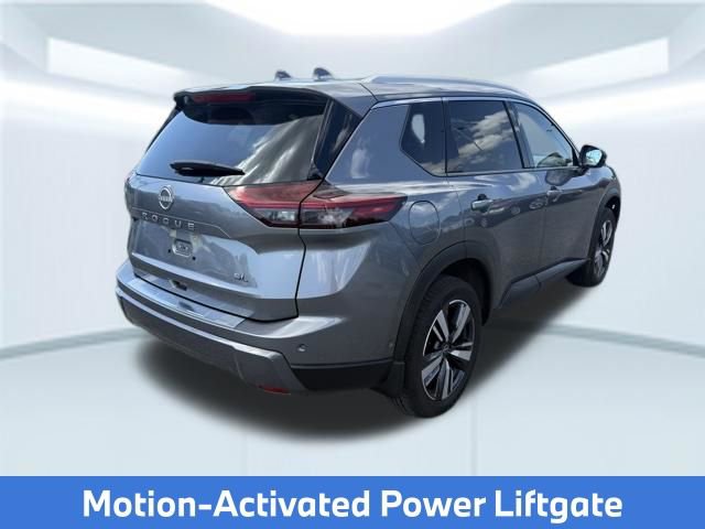 Used 2025 Nissan Rogue SL w/ Tech Package image 9