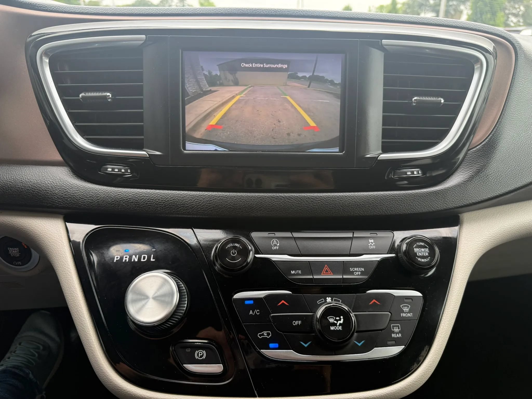 Used 2024 Chrysler Voyager LX FWD image 12