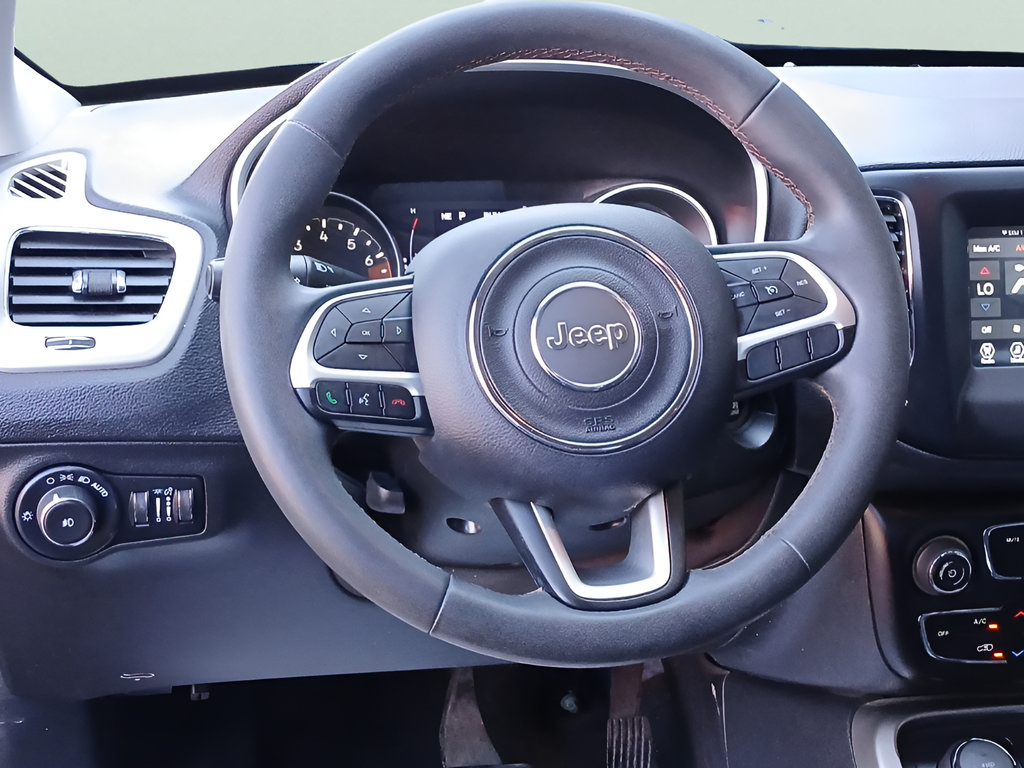 Used 2021 Jeep Compass Latitude AWD/4WD image 11
