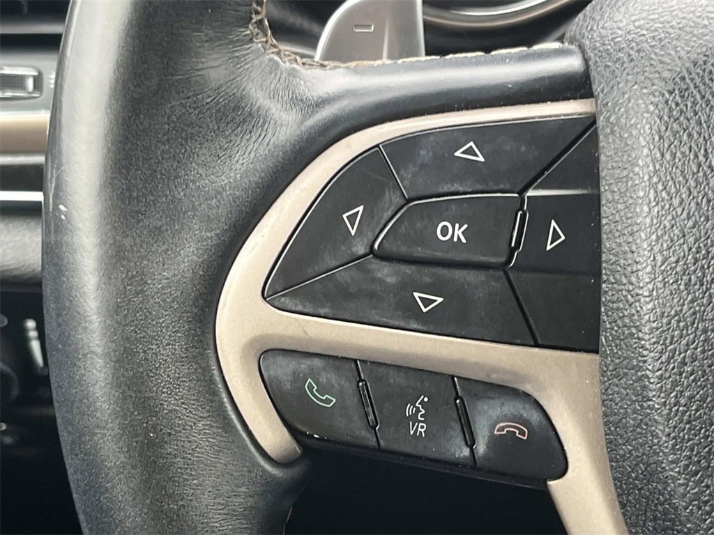 Used 2017 Jeep Grand Cherokee Limited image 28