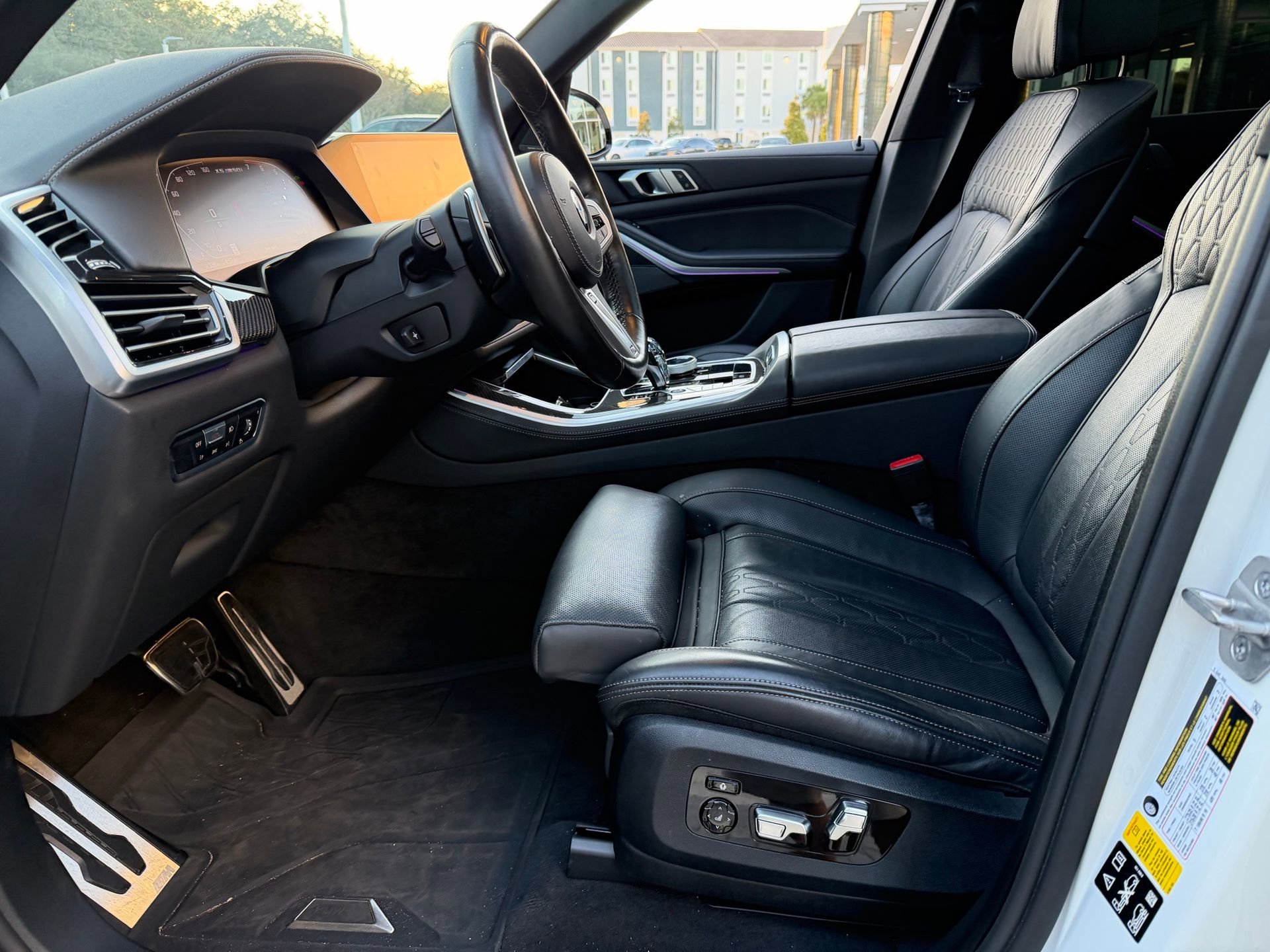 Used 2022 BMW X5 M50i w/ Premium Package image 13