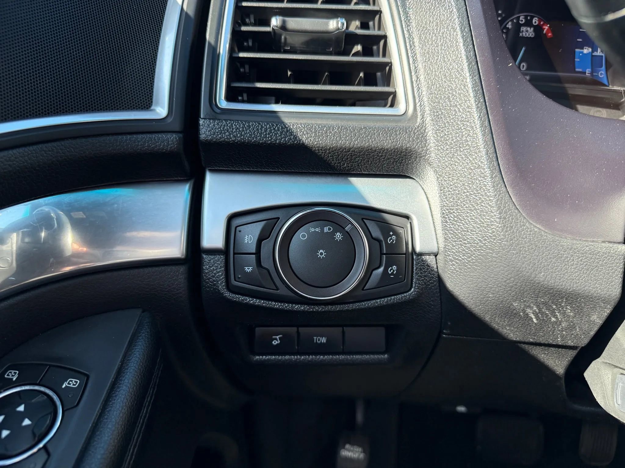 Used 2017 Ford Explorer Limited w/ Equipment Group 301A image 33
