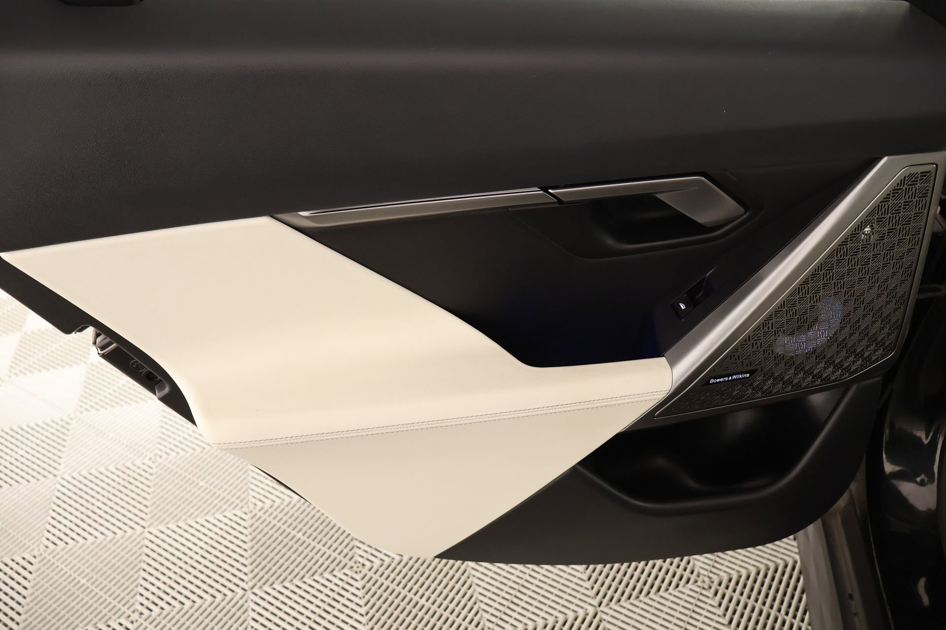 Used 2024 BMW 530i 530i w/ Premium Package image 18