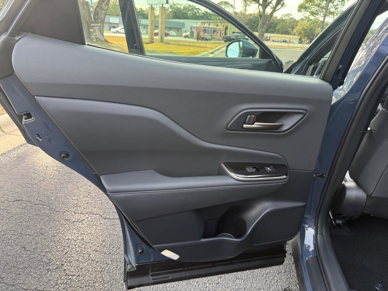 Used 2025 Toyota Crown XLE AWD/4WD image 13