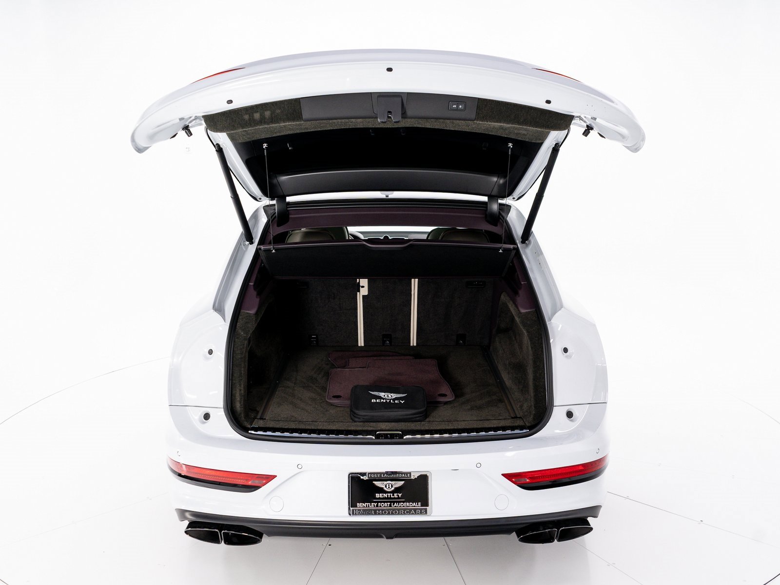 Certified 2023 Bentley Bentayga Extended Wheelbase image 45