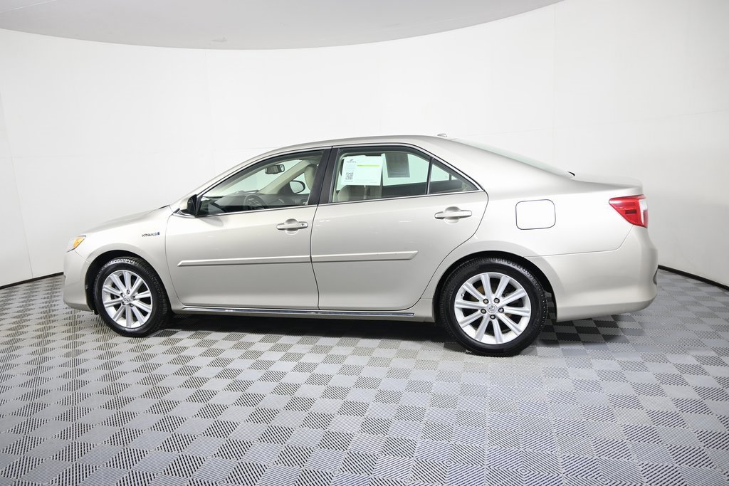 Used 2014 Toyota Camry LE image 3