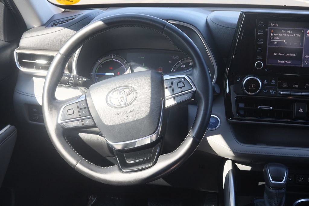 Used 2020 Toyota Highlander XLE AWD/4WD image 26