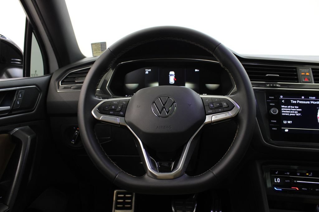 Used 2023 Volkswagen Tiguan SE R-Line FWD image 23