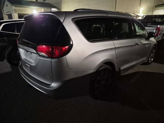 Used 2017 Chrysler Pacifica Limited w/ UConnect Theater Package image 3