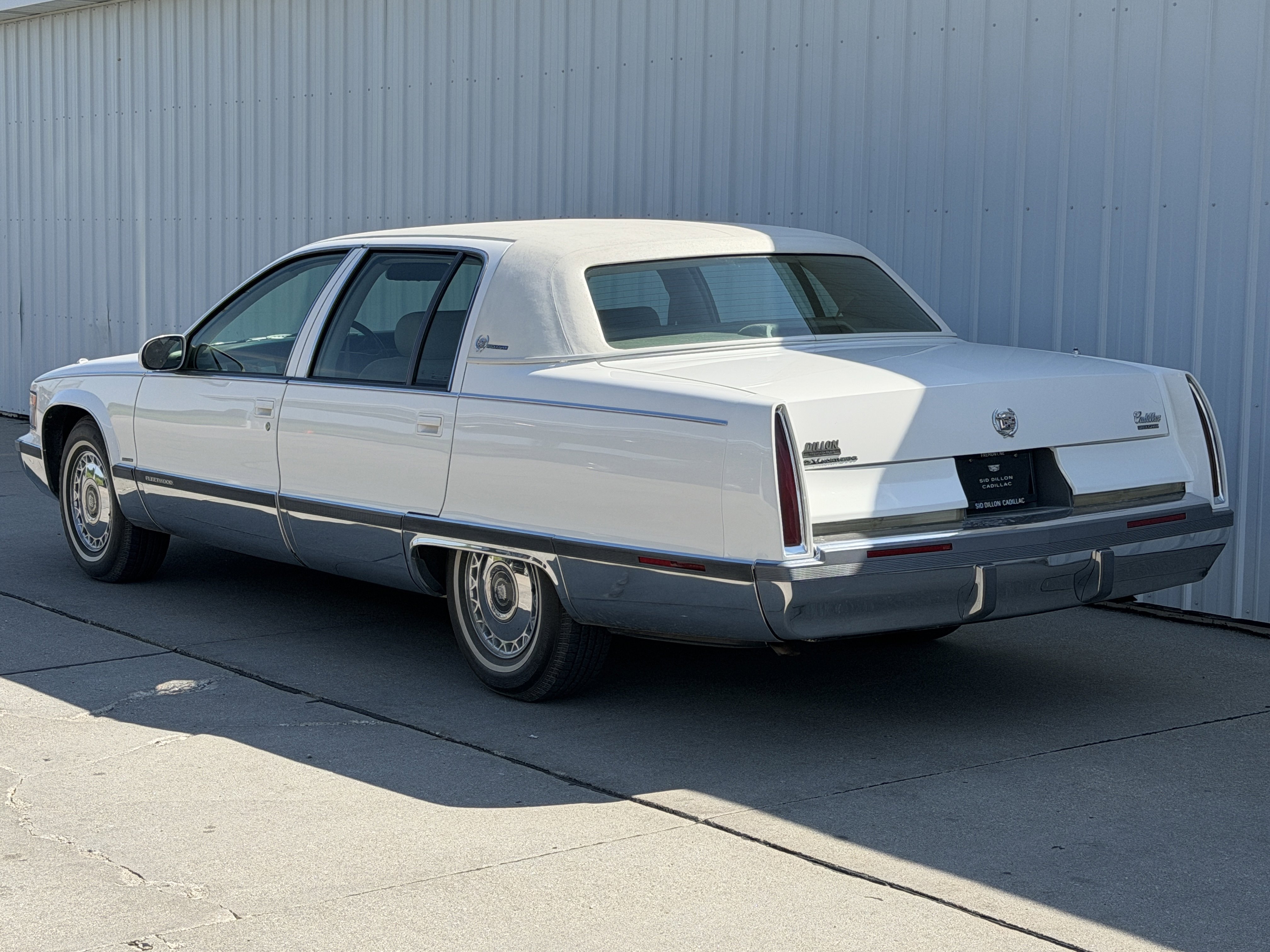 Used 1996 Cadillac Fleetwood Brougham RWD image 8