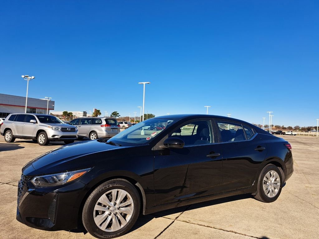 Used 2024 Nissan Sentra S image 9