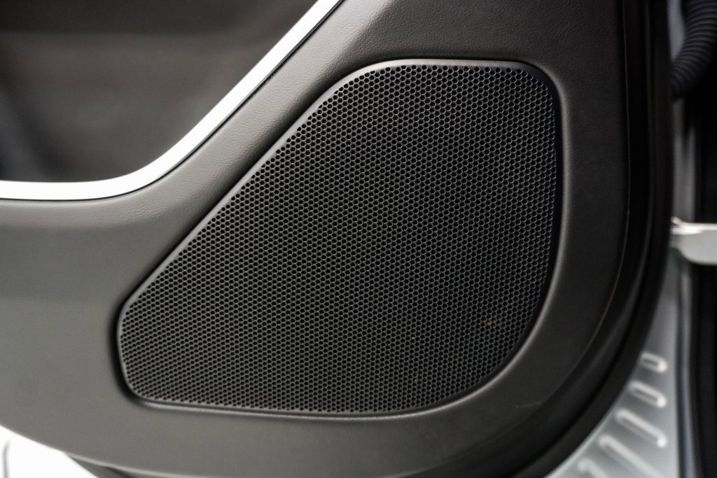 Used 2023 Land Rover Range Rover SE image 23